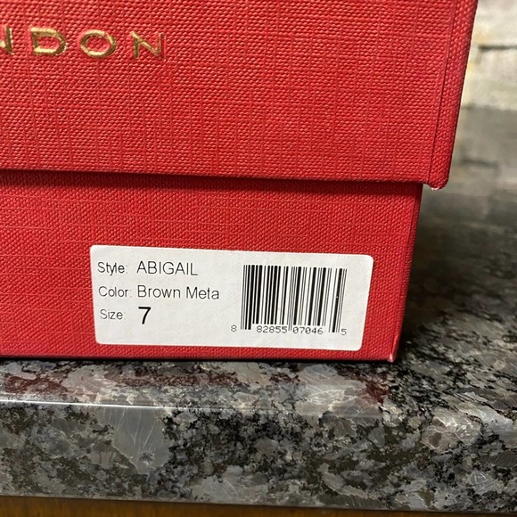 NIB Sacha London Brown Metallic Pumps Size 7 - Picture 5 of 5